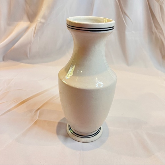 VINTAGE | hand painted floral studio pottery flower vase - Picture 8 of 9